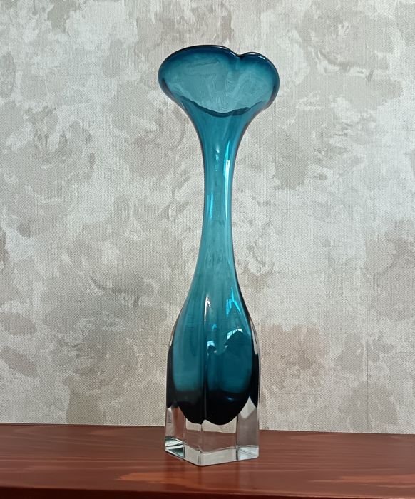 Стъклена ваза Aseda-Швеция 60-70те години.