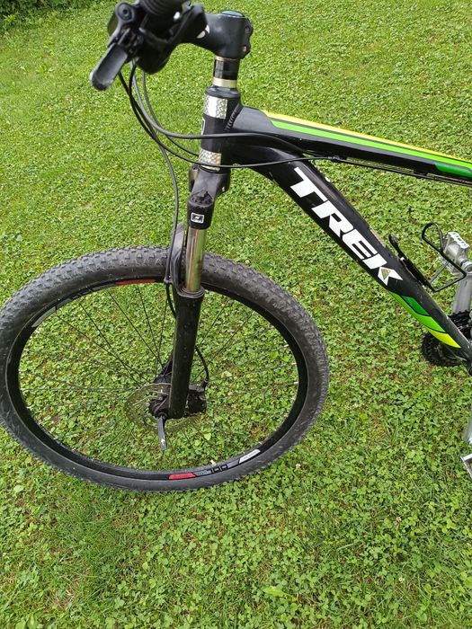 Se vinde bicicletă trek
