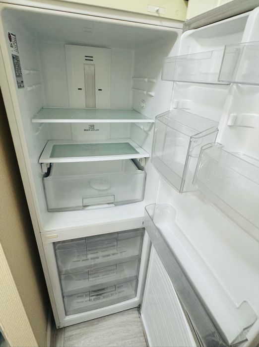 Срочно! Продам Холодильник LG