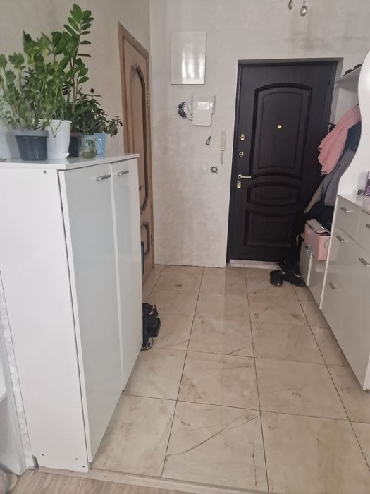 Продам шкаф в прихожую