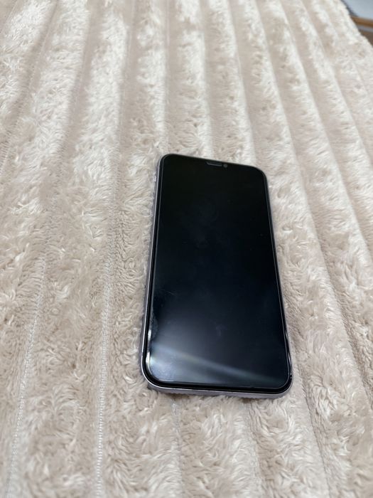 iPhone 11 лилав цвят