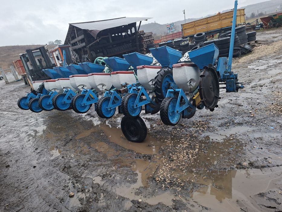 Semanatoare porumb pe 8 randuri  SK