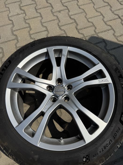 Джанти с гуми 235,50,20,5 114,3