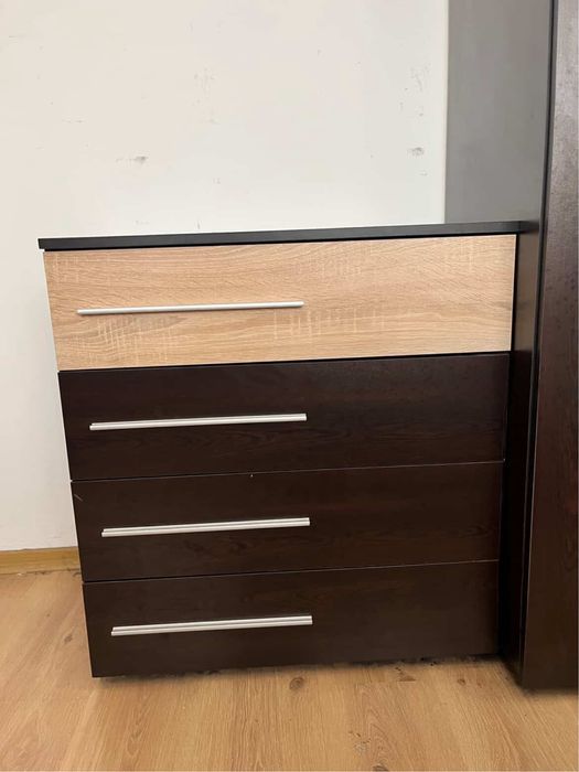 Шкаф с чекмеджета