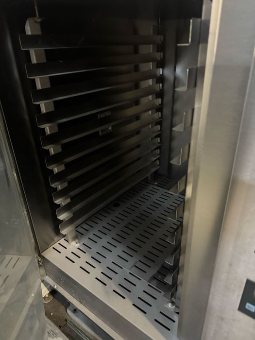 Cuptor electric cu convectie
