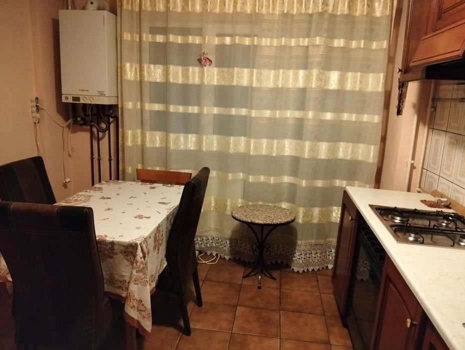 Proprietar închiriez apartament cu doua camere decomandat