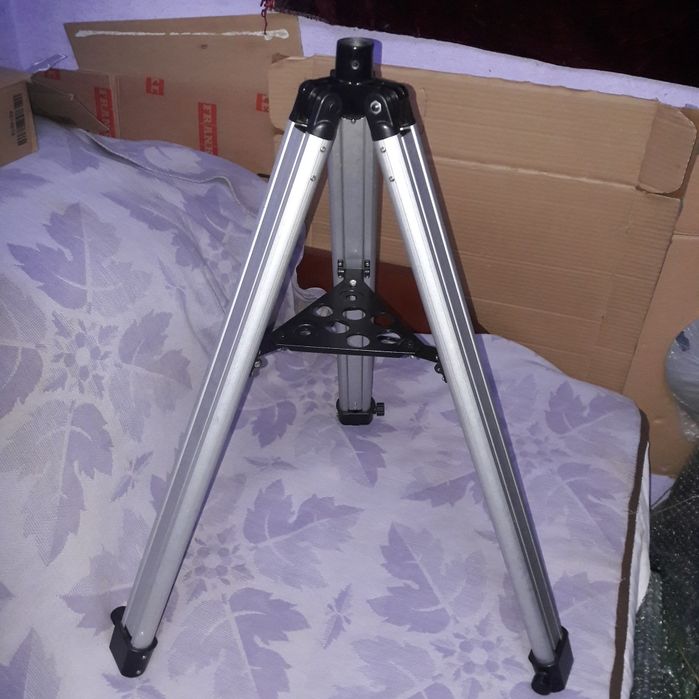 Stativ-trepied aluminiu extensibil de la 68cm la 126cm