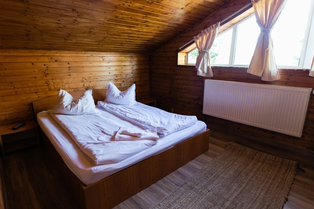 CABANA RÂNCA langa partia M1 :Investitie