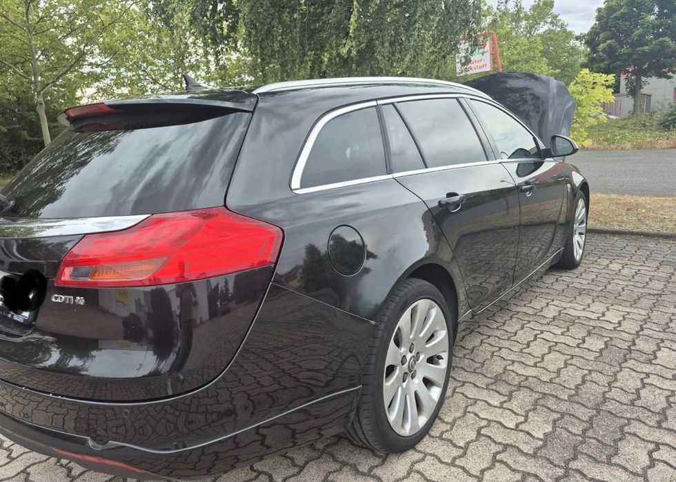 Опел Инсигния 2011год