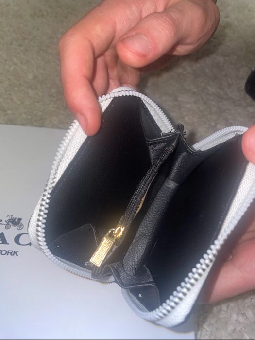 Geanta coach alba cu pupici