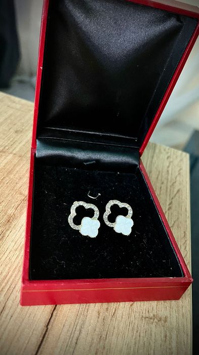 Обеци в стила на Van Cleef. Ван клиф