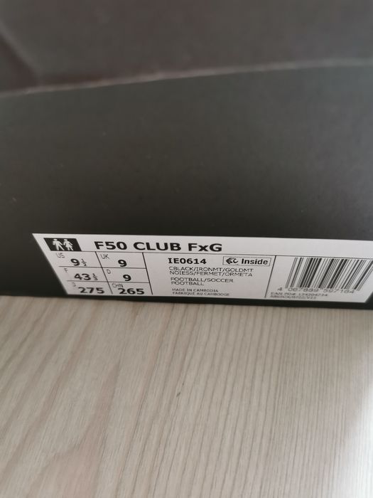 Adidas original cu crampoane pentru fotbal