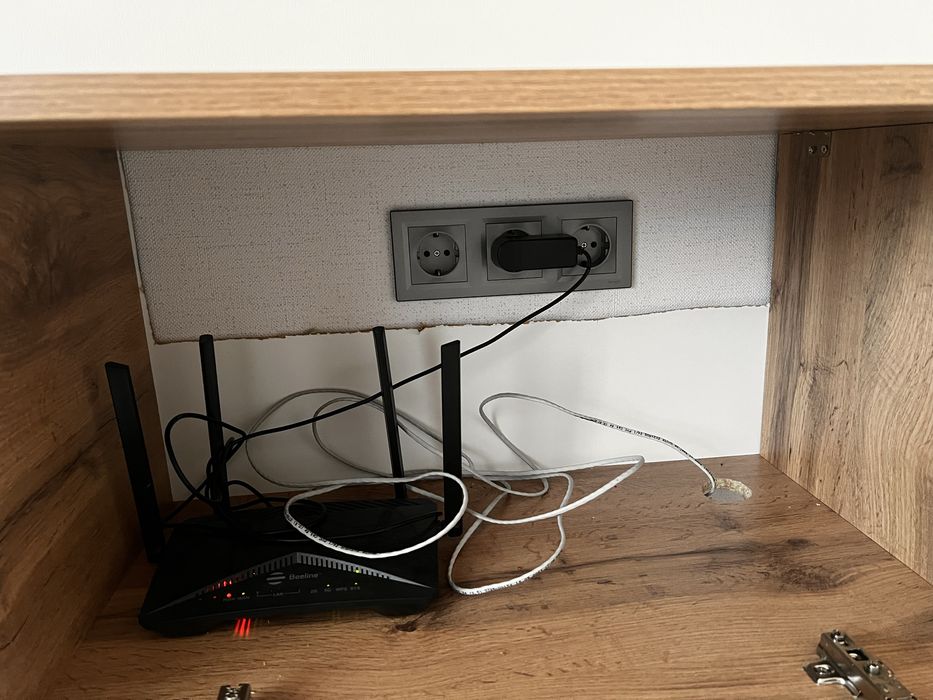 Продам ТВ тумбу под телевизор