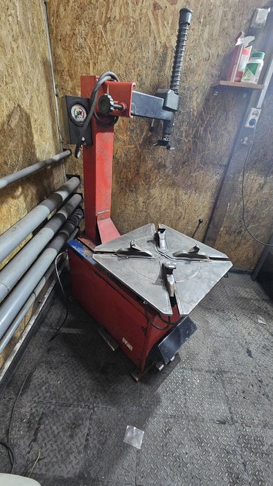 Продам шиномонтажный станок sivik 302