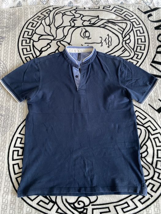 Мужская футболка S размера темно синяя и красная S размера