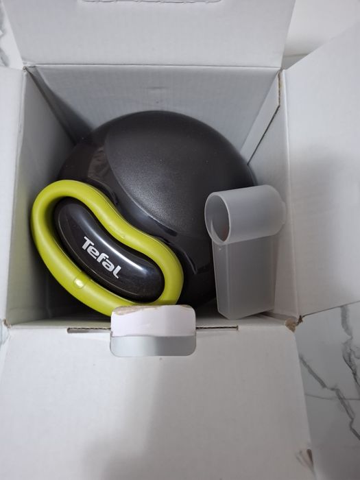 Aparat manual de tăiat legume