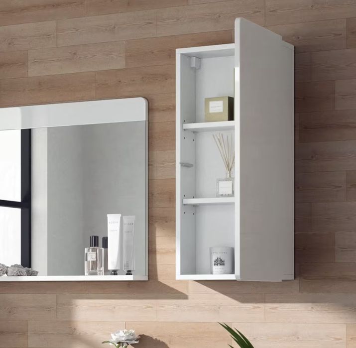 Стенен бял шкаф 4724