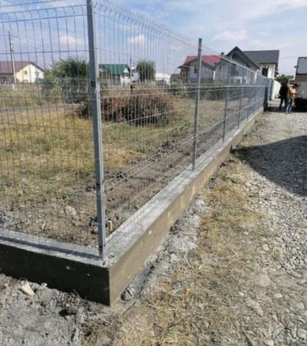 Vand  garduri și porți din plasa burdurata