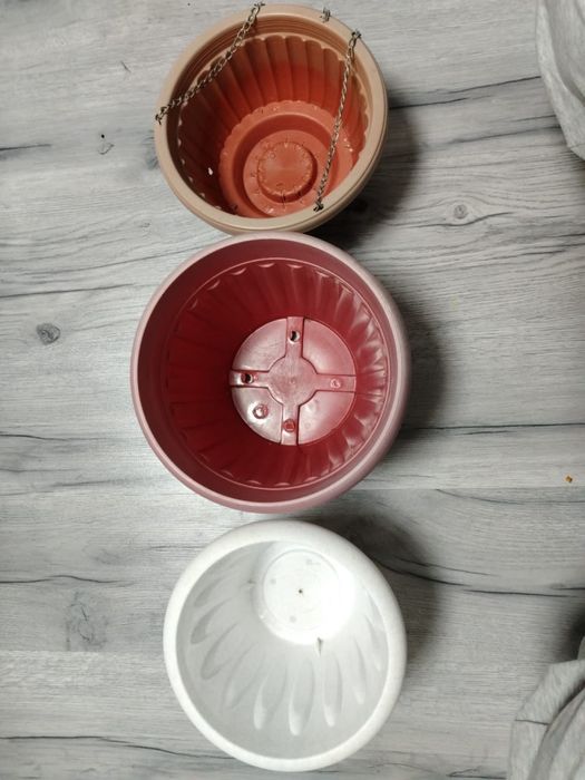 Продам горшки набором