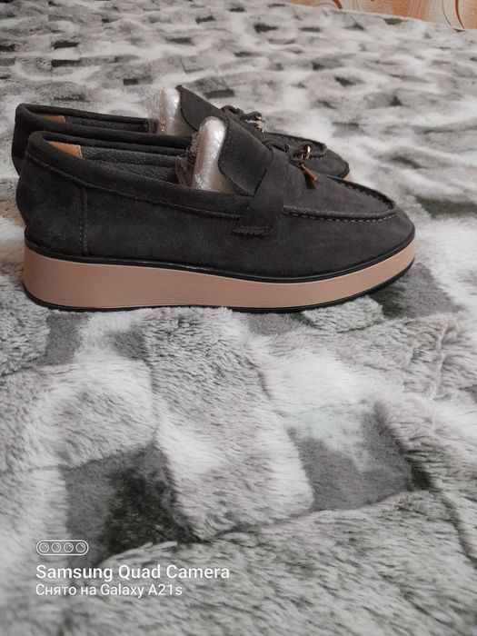 Продам лоферы новые