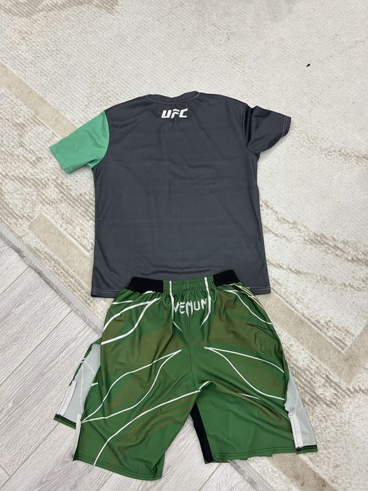 Перчатки,шлем для бокса(и форма )