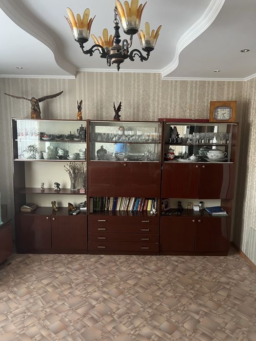 Стенка мебельная полированая
