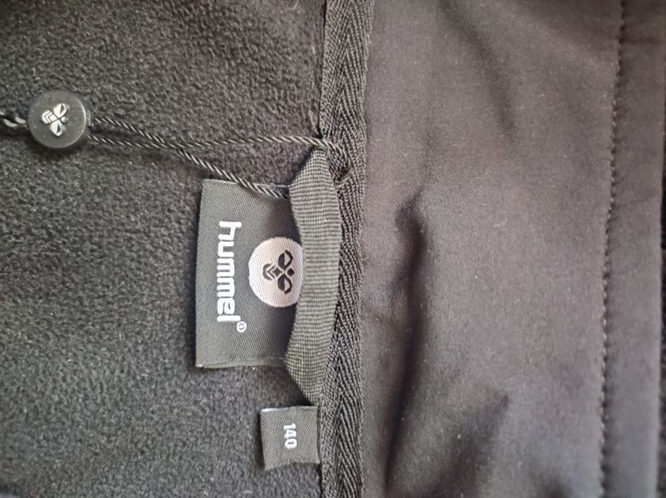 Оригинално софтшел яке Hummel