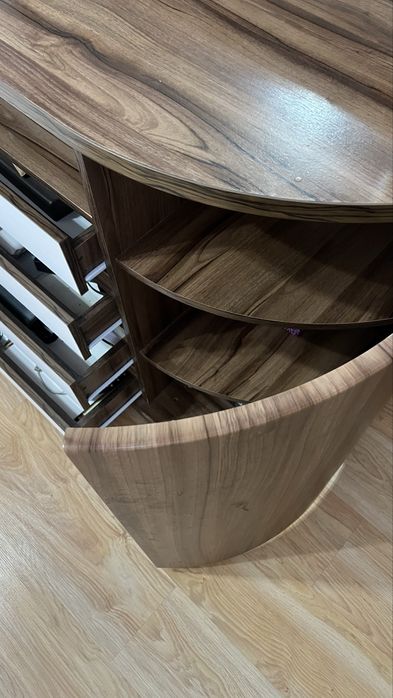 Комод с зеркалом