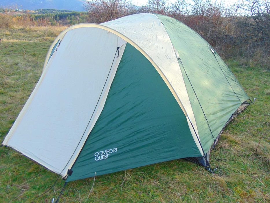 Четириместна палатка COMFORT QUEST