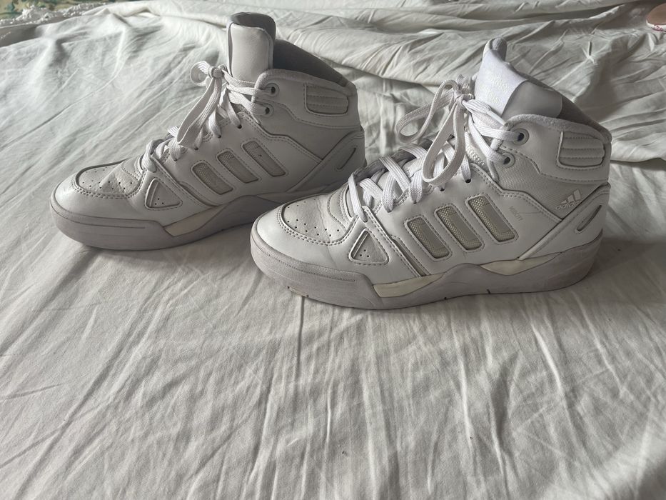 Adidas бели сникърси+подарък