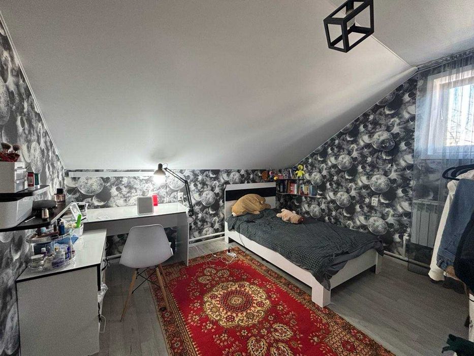 Продается новый коттедж в центре города