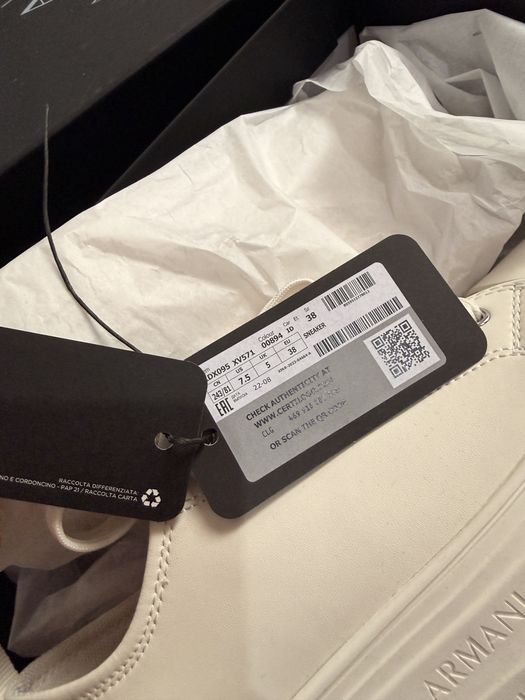 Armani бели кецове 38 номер