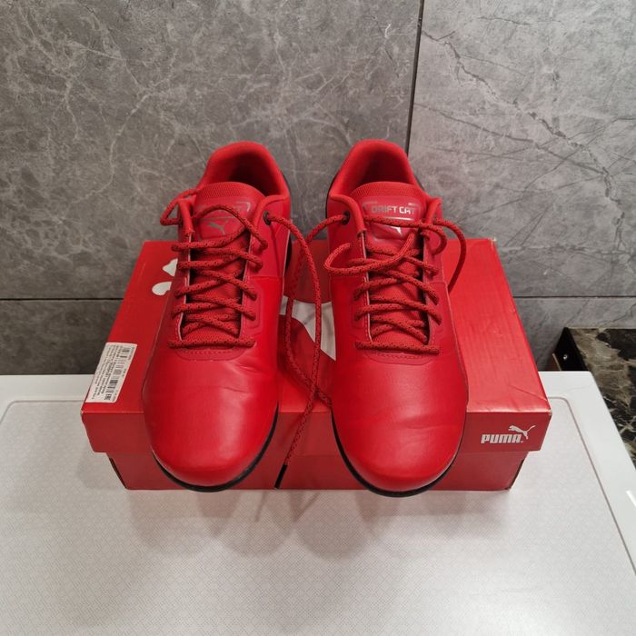 Продам новые кроссовки Puma