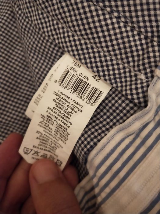 Pantaloni scurți noi.