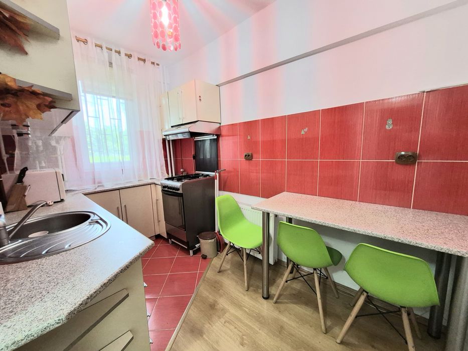 Închiriez 2 camere micro 17 parter