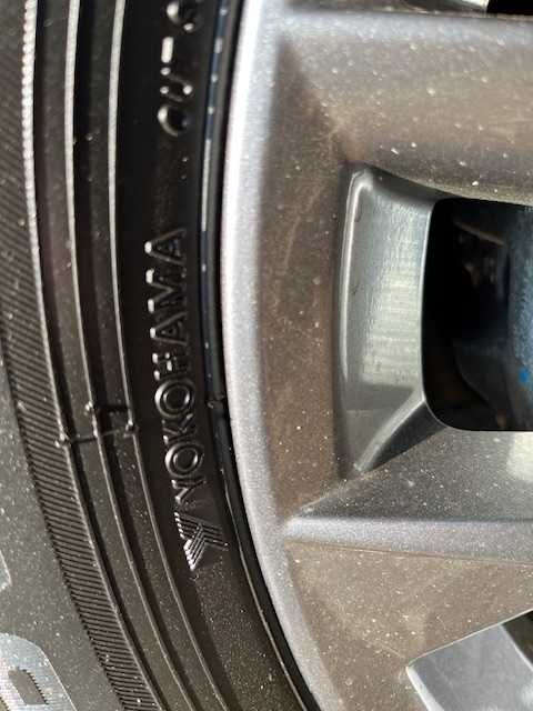 Гуми Yokohama Advan V61, летни, размер 225х60x17, с Dot 33/25