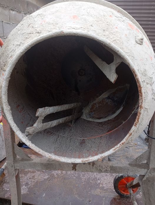 Продам бетономешалку