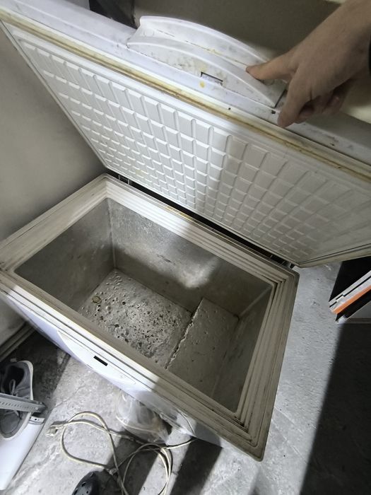 Продам срочно холодильник морозильник