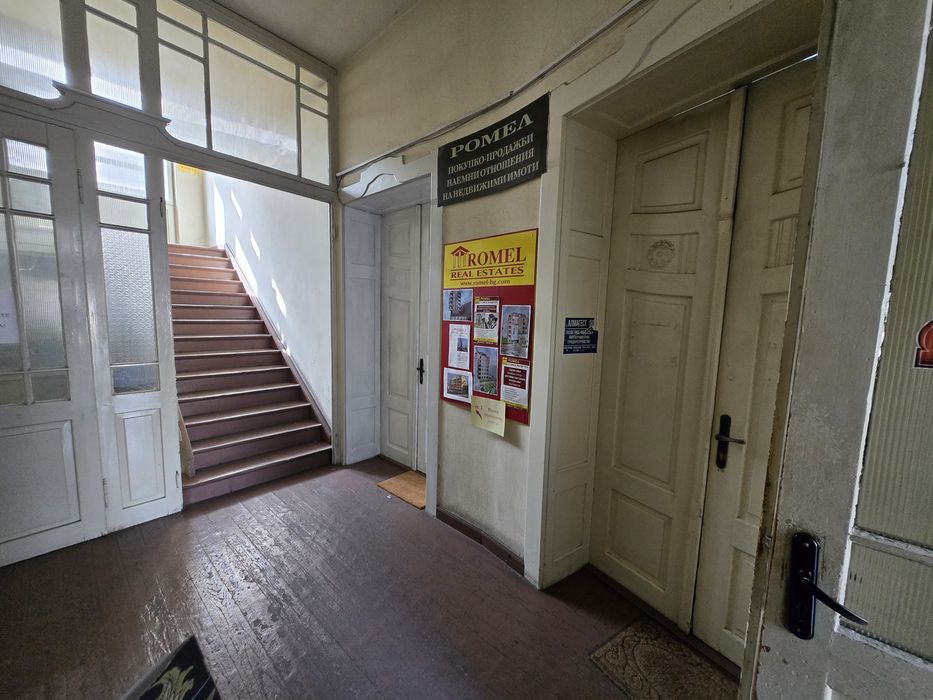 Бизнес Имот за инвестиция на бул.Мария Луиза срещу Община Варна.