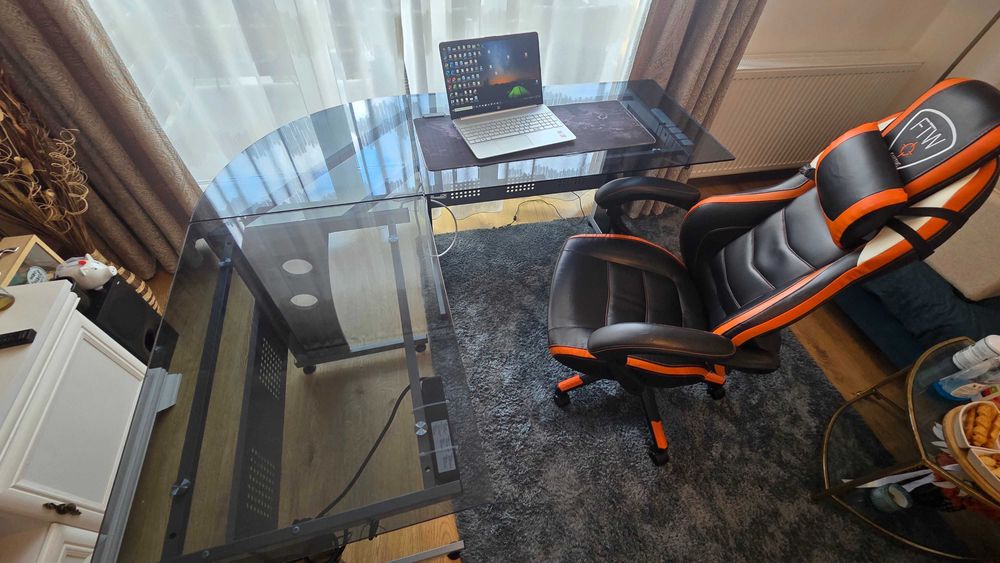 Laptop HP 15s-eq1018nq + Birou + Scaun Gaming