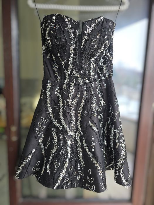 Луксозна  черна бална рокля със сребристо