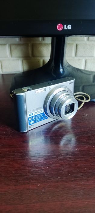 Продается монитор LG и фотоаппарат Samsung в хорошем состоянии.