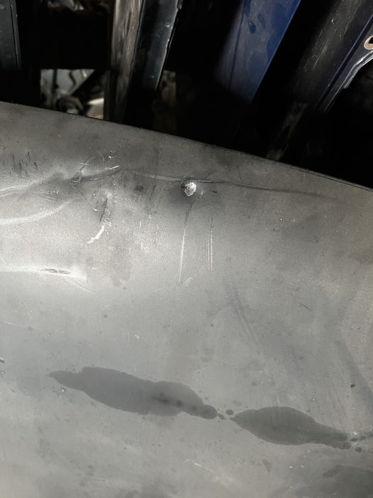 Продам капот на гольф 3