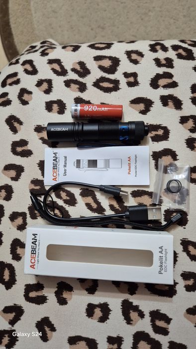 Acebeam Pokelit AA, Lanterna Profesională Reîncărcabilă, 550 lumeni