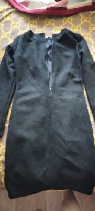 Платье новое одевала один раз