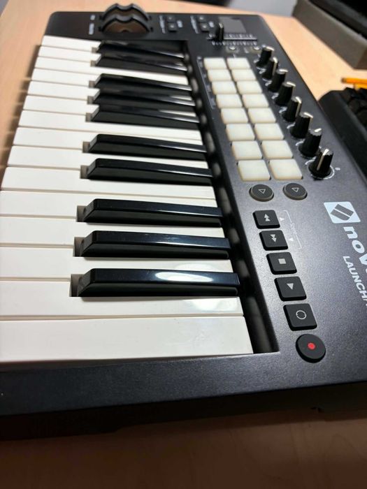 Novation Launchkey 25