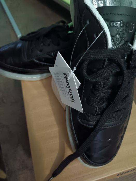 REEBOK premium 37