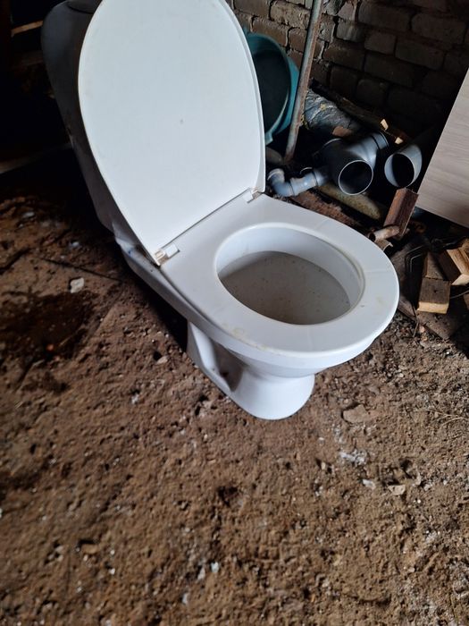 Продам унитаз 12 000