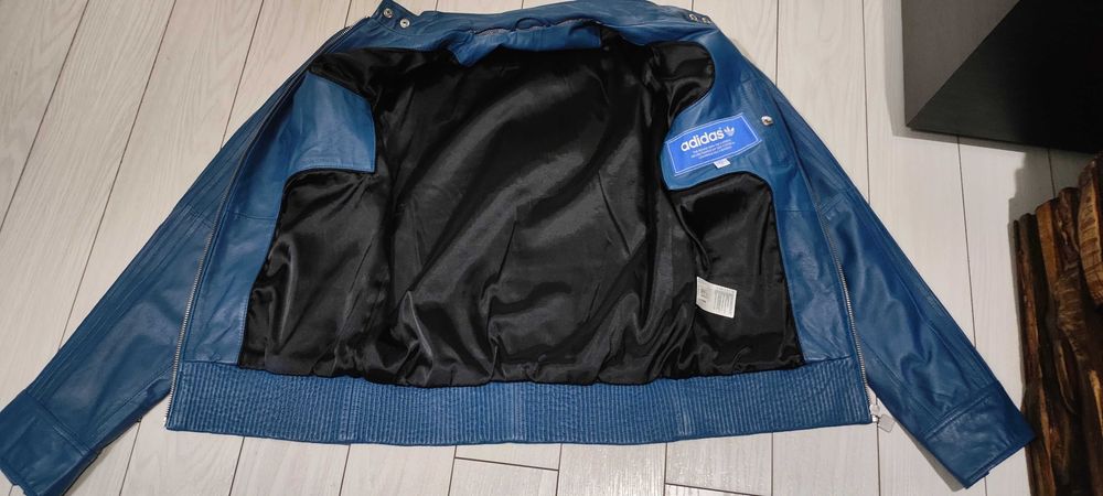Оригинално кожено яке Адидас ( естествена кожа )