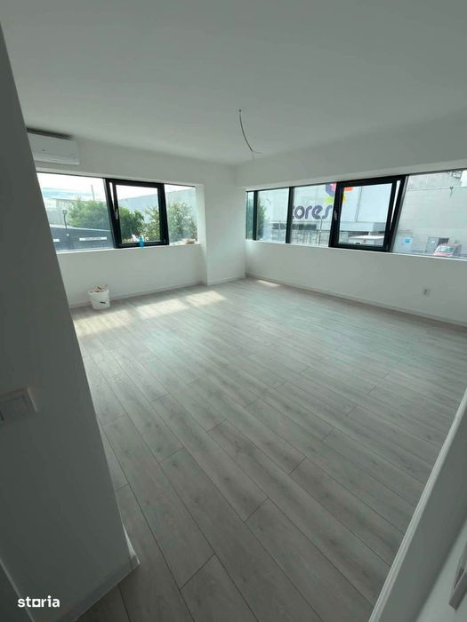 Spatiu comercial, Coresi